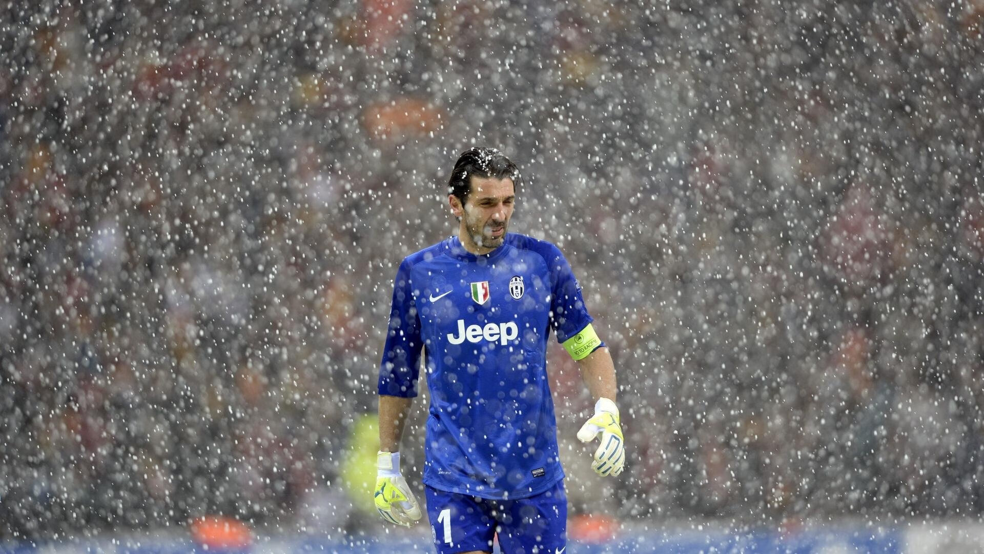 英超球队利用GPS数据调整赛中跑动策略的实践，英超一场比赛跑动距离